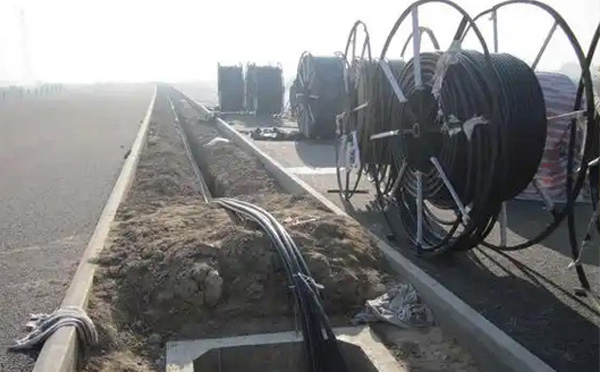 现代通信网络建设指南:西固光缆施工全流程技术解析与质量控制 现代通信网络建设指南:西固光缆施工全流程技术解析与质量控制